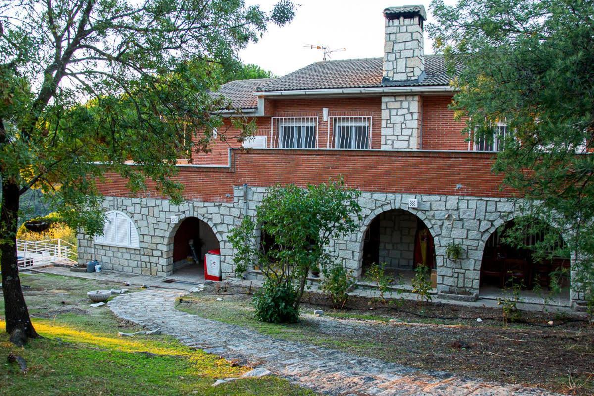 Casa Cadalso, Mirador De Gredos, Madrid Guest House Cadalso de los Vidrios Exterior photo